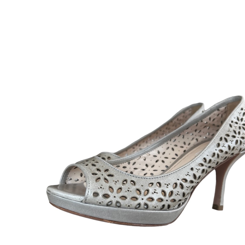 Prada Milano Decolte Powder Perforated Heels Pumps - Picture 5 of 12